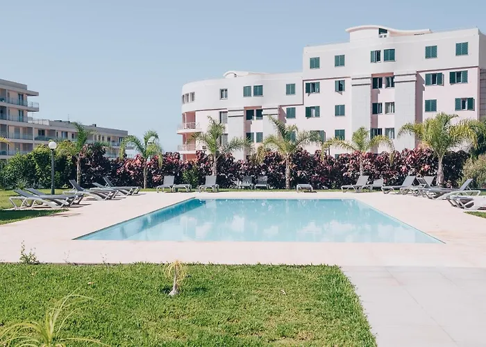 Elephant 2Br Apartment With Terrace, Side Sea View And Pool Access